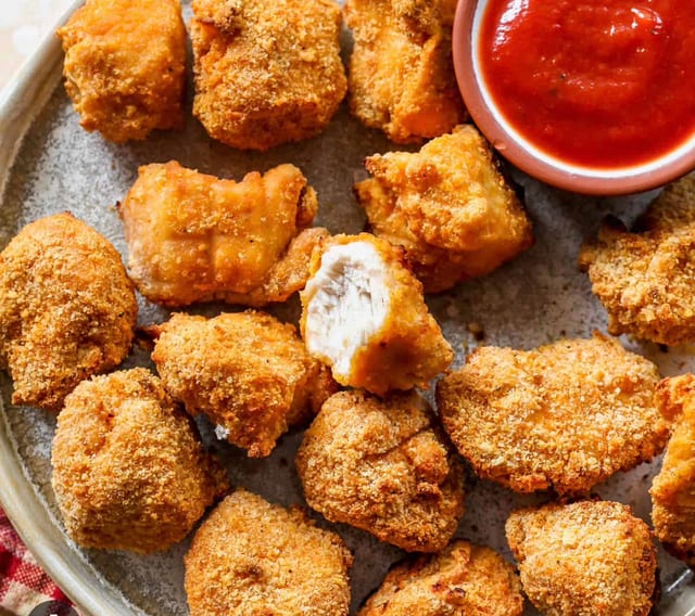 Chicken Nuggets (6 Pcs).